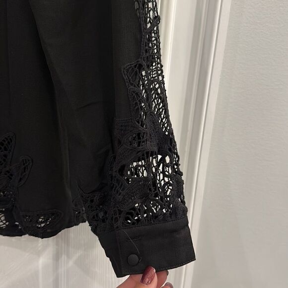 Beautiful black top ! GIMMICKS BY BUCKLE SIZE MEDIUM - Picture 8 of 10